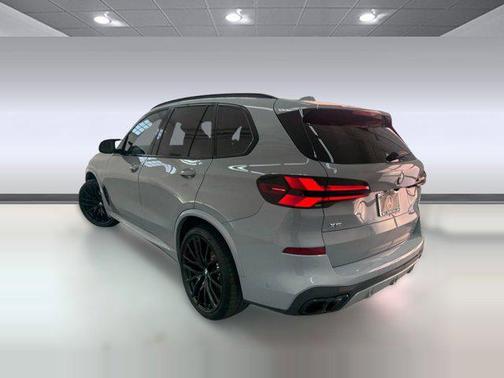 2024 BMW X5 M60i