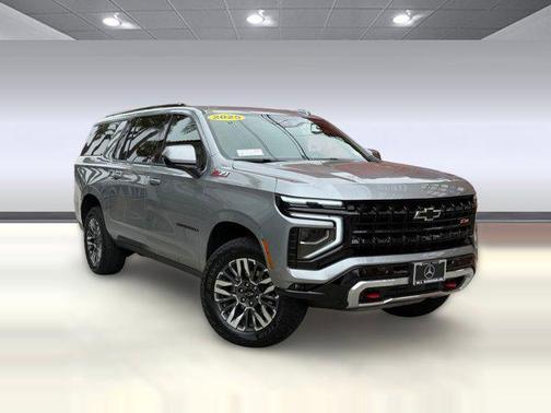 Sterling Gray Metallic 2025 Chevrolet Suburban 4WD Z71