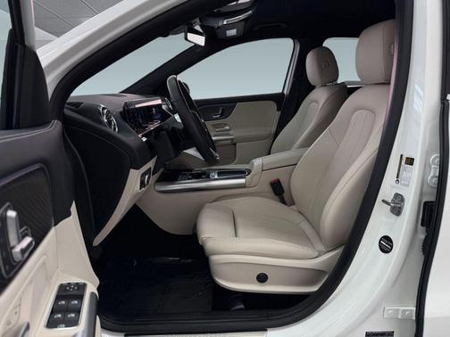 Polar White 2025 Mercedes-Benz GLA 250 4MATIC