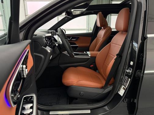 Graphite Grey Metallic 2025 Mercedes-Benz GLC 350e Base