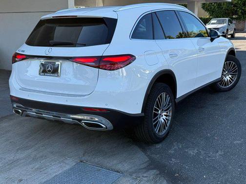 2026 Mercedes-Benz GLC 300 Base