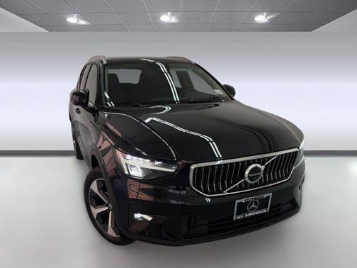 2025 Volvo XC40 B5 Plus Bright Theme