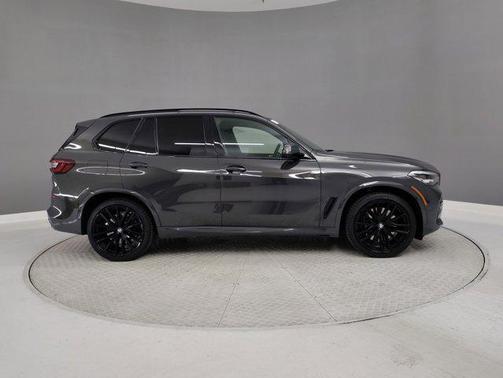 2022 BMW X5 M50i