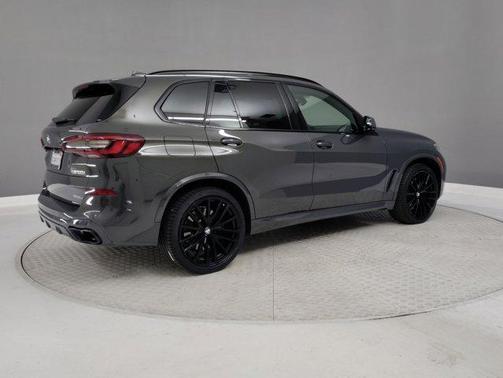 2022 BMW X5 M50i