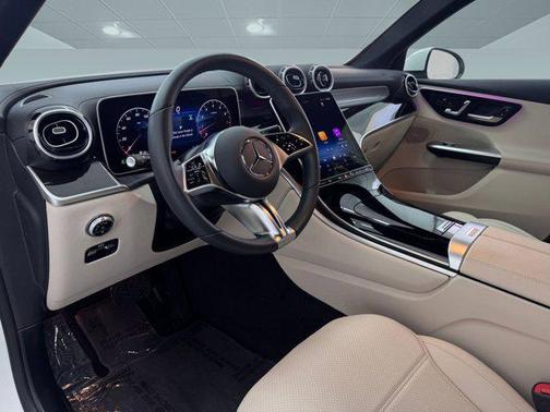 2025 Mercedes-Benz GLC 300 4MATIC