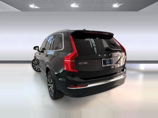 2025 Volvo XC90 B6 Plus 7-Seater