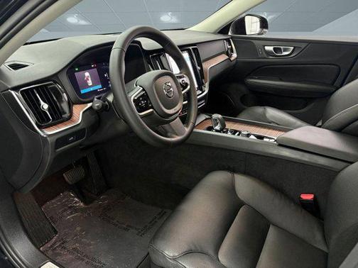 2025 Volvo S60 B5 Plus