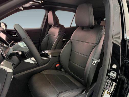 2026 Mercedes-Benz GLC 300 Base