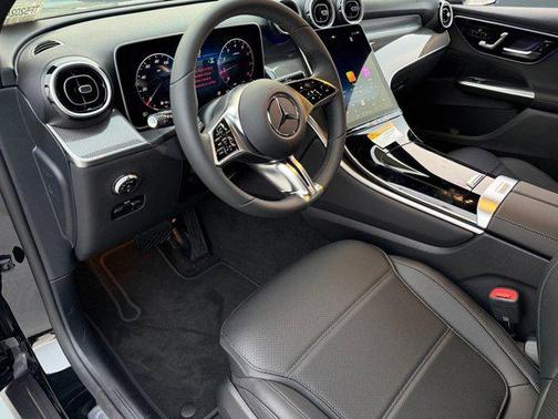 2026 Mercedes-Benz GLC 300 Base