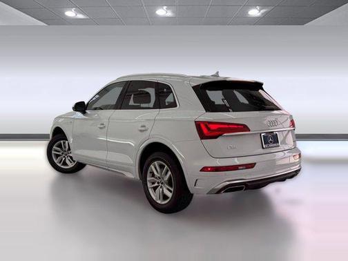Glacier White Metallic 2022 Audi Q5 45 S line Premium