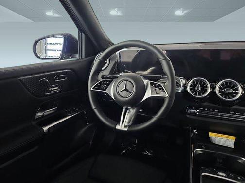 2025 Mercedes-Benz GLB 250 4MATIC