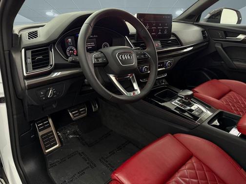Glacier White Metallic 2023 Audi SQ5 3.0T Premium Plus