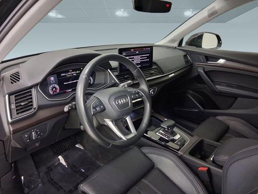 Mythos Black Metallic 2022 Audi Q5 45 S line Premium Plus