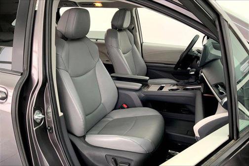 2023 Toyota Sienna XLE 7 Passenger