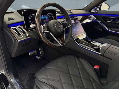 Obsidian Black Metallic 2026 Mercedes-Benz Maybach S 580 4MATIC