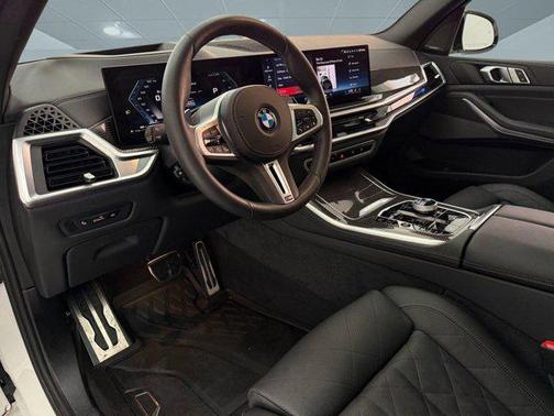 Mineral White Metallic 2025 BMW X5 M60i