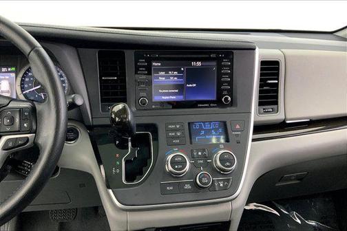 2020 Toyota Sienna XLE