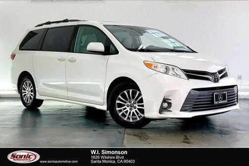 2020 Toyota Sienna XLE