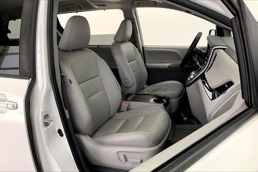 2020 Toyota Sienna XLE
