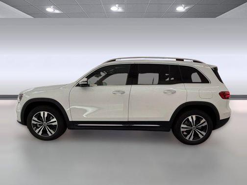 Polar White 2026 Mercedes-Benz GLB 250 4MATIC
