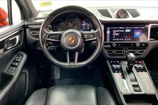 2022 Porsche Macan Base