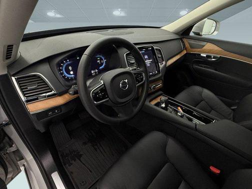 2024 Volvo XC90 Recharge Plug-In Hybrid T8 Plus Bright Theme 7-Seater