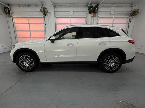 2026 Mercedes-Benz GLC 300 Base