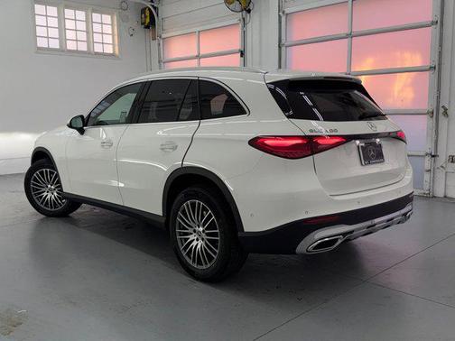 2026 Mercedes-Benz GLC 300 Base