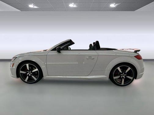 Glacier White Metallic/Black Roof 2019 Audi TT 45