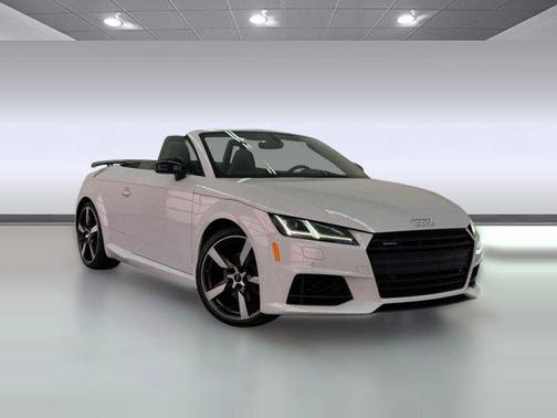 Glacier White Metallic/Black Roof 2019 Audi TT 45