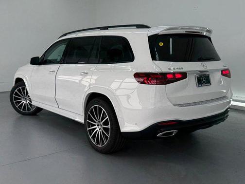 2026 Mercedes-Benz GLS 450 4MATIC