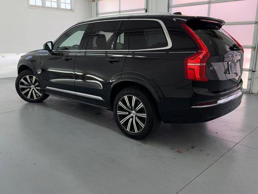 2025 Volvo XC90 B6 Plus 7-Seater