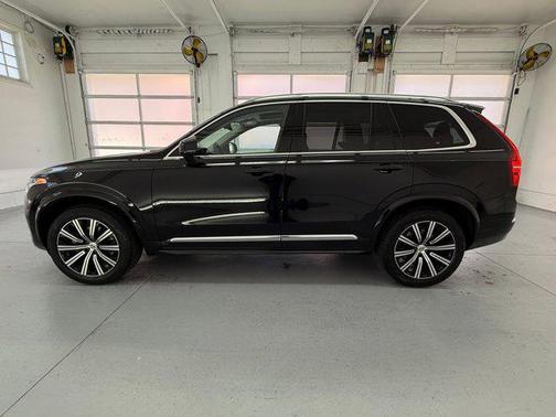 2025 Volvo XC90 B6 Plus 7-Seater