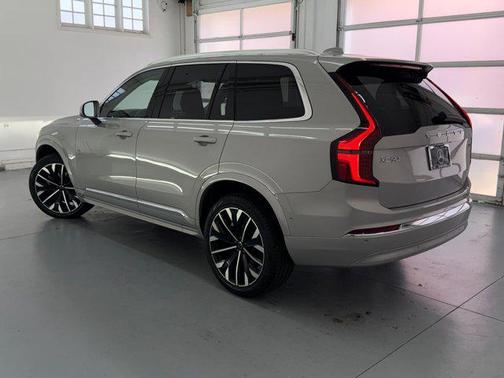 2025 Volvo XC90 B6 Plus 7-Seater