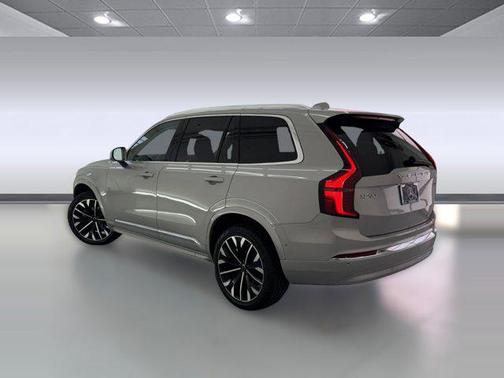 2025 Volvo XC90 B6 Plus 7-Seater