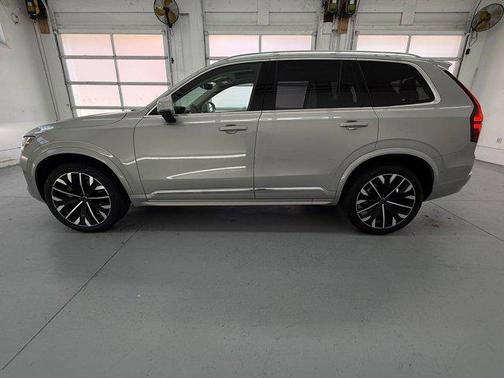 2025 Volvo XC90 B6 Plus 7-Seater