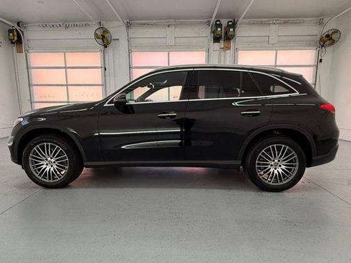 2026 Mercedes-Benz GLC 300 Base