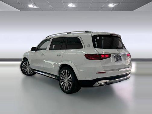 MANUFAKTUR Moonlight White Metallic 2026 Mercedes-Benz Maybach GLS 600 4MATIC