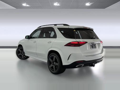 MANUFAKTUR Moonlight White Magno 2026 Mercedes-Benz GLE 350 4MATIC
