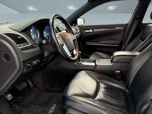 2011 Chrysler 300 Limited