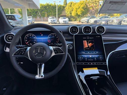 2026 Mercedes-Benz GLC 300 Base