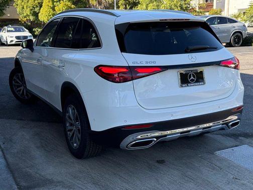 2026 Mercedes-Benz GLC 300 Base