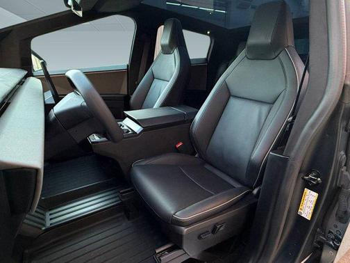 2024 Tesla Cybertruck Cyberbeast