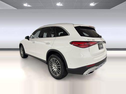 2026 Mercedes-Benz GLC 300 Base