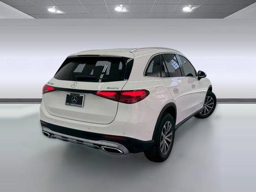 Polar White 2026 Mercedes-Benz GLC 300 4MATIC