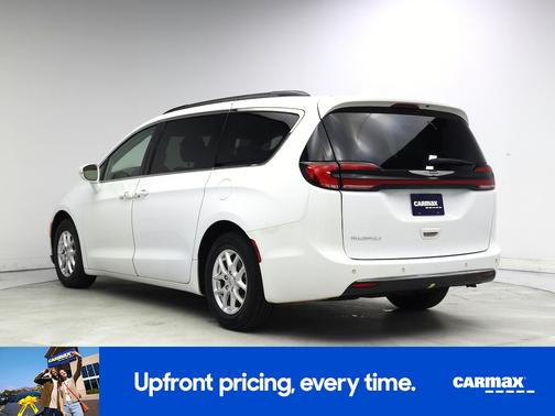 White 2022 Chrysler Pacifica Touring L