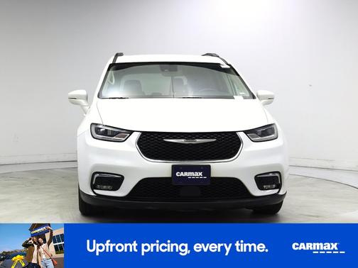 White 2022 Chrysler Pacifica Touring L