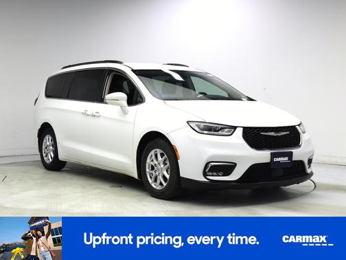 White 2022 Chrysler Pacifica Touring L