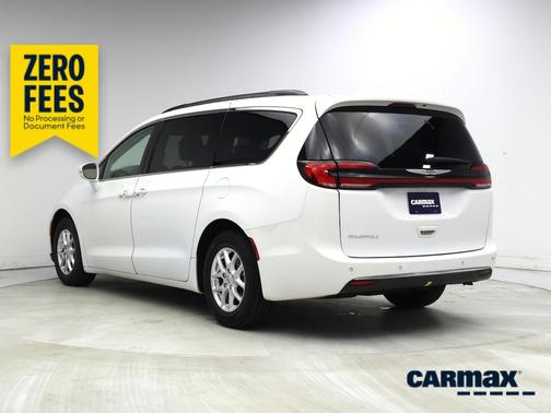 White 2022 Chrysler Pacifica Touring L