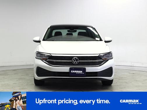 White 2023 Volkswagen Jetta SE